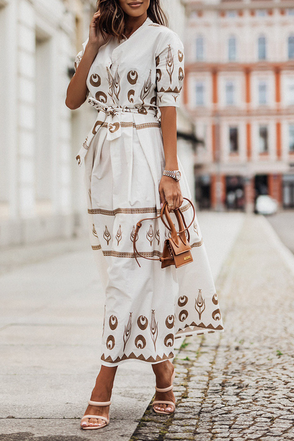 Effortlessly Elegant Dress with a Timeless Design