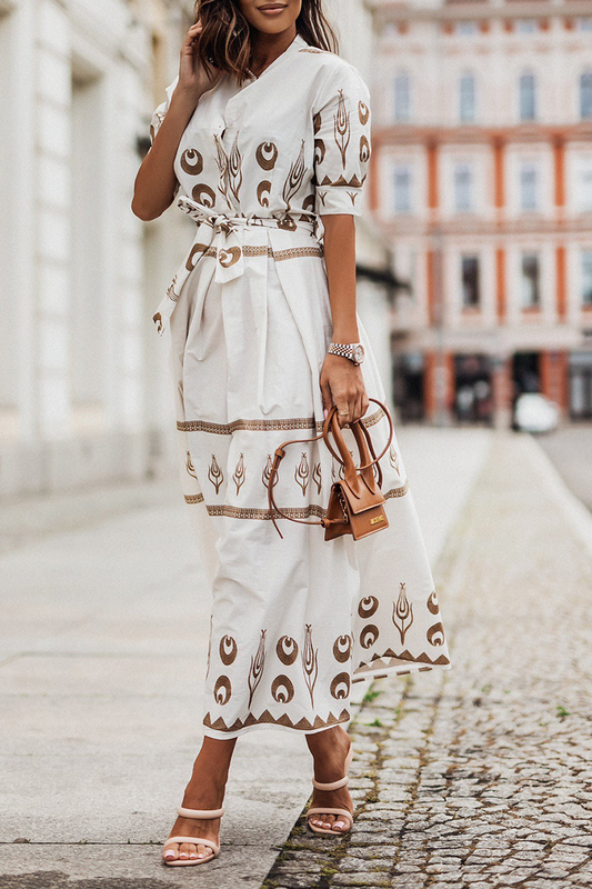 Effortlessly Elegant Dress with a Timeless Design