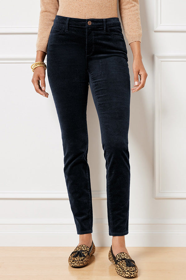 Elegantly Styled Pants for Everyday Wear