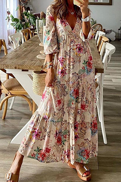 Classic Vintage Dress with a Flattering Fit