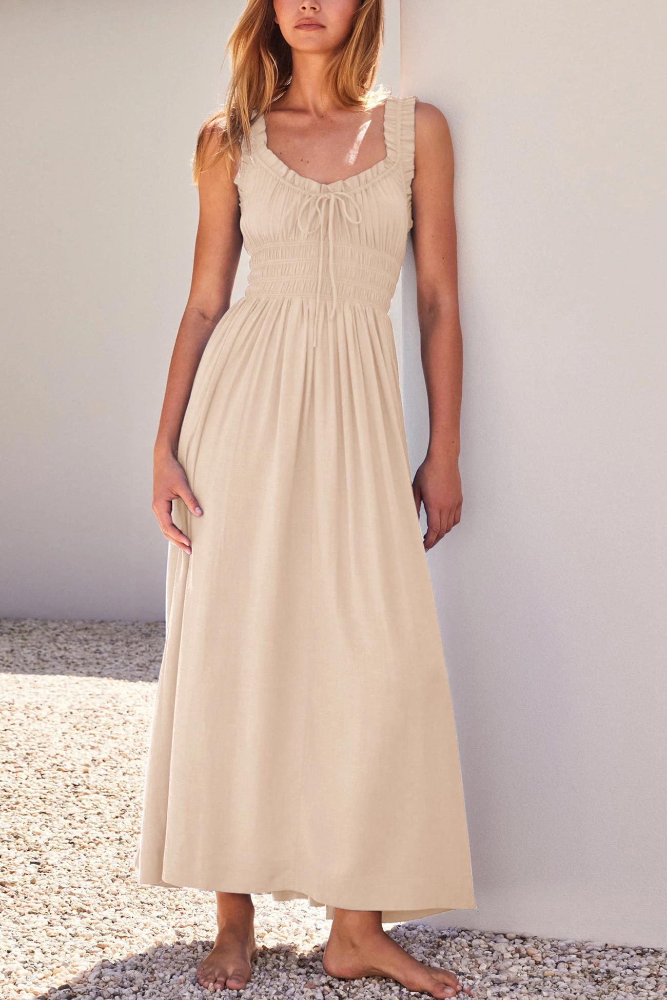 Beautifully Crafted Dress in a Classic Style