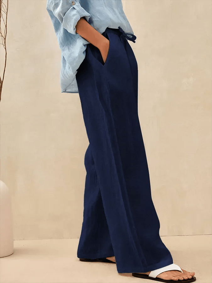 Effortlessly Elegant Pants with a Timeless Design