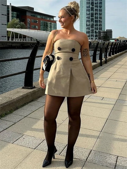 Beautifully Finished Dress in a Timeless Design