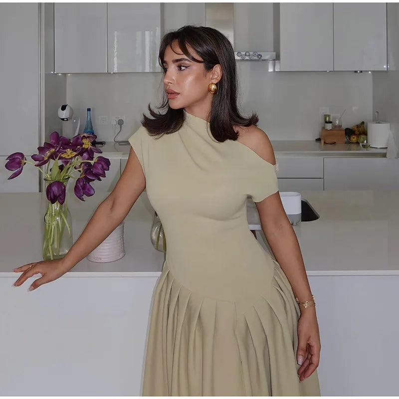 Gracefully Styled Dress for Any Occasion