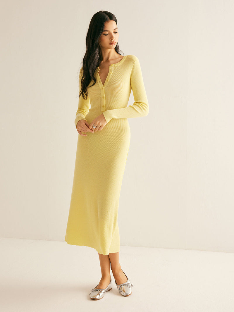 Well Tailored Sweater with a Graceful Silhouette
