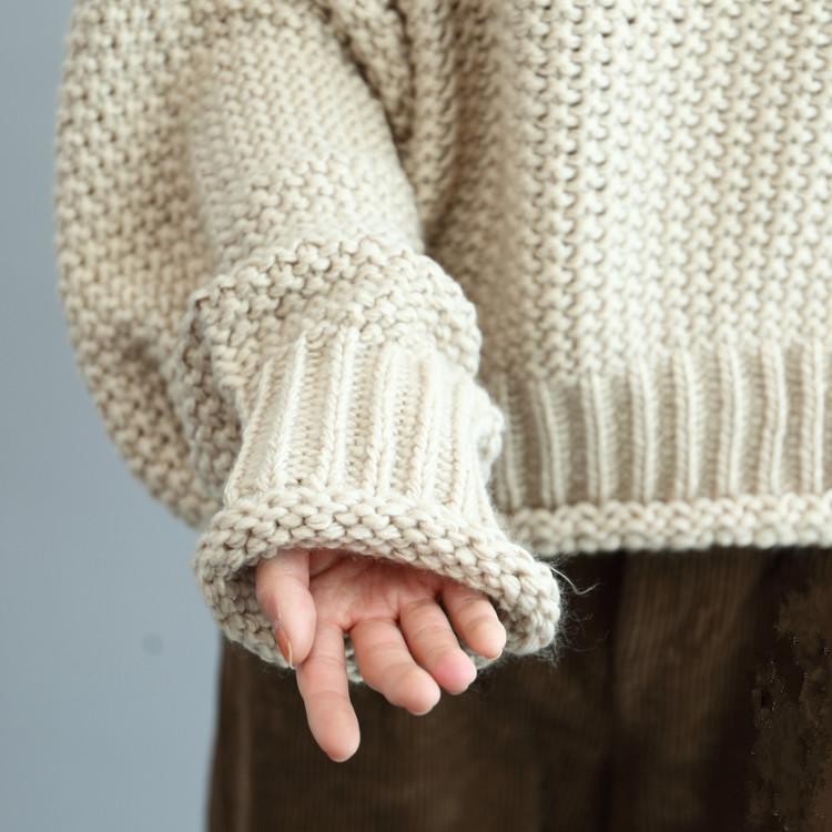 Effortlessly Elegant Sweater with a Timeless Design