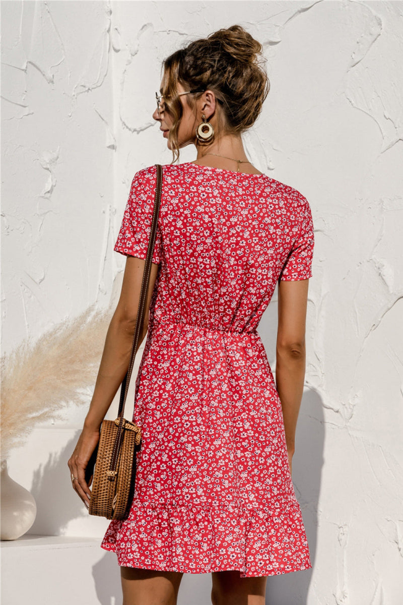 Beautifully Finished Dress in a Timeless Design
