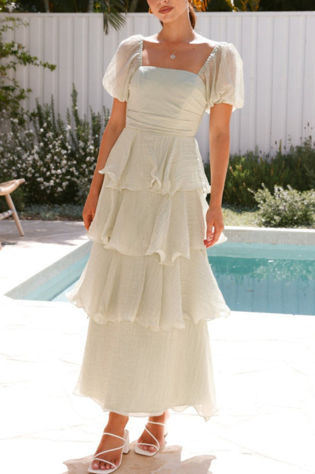 Well Tailored Dress with a Graceful Silhouette