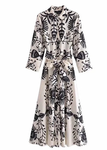 Well Tailored Dress with a Graceful Silhouette