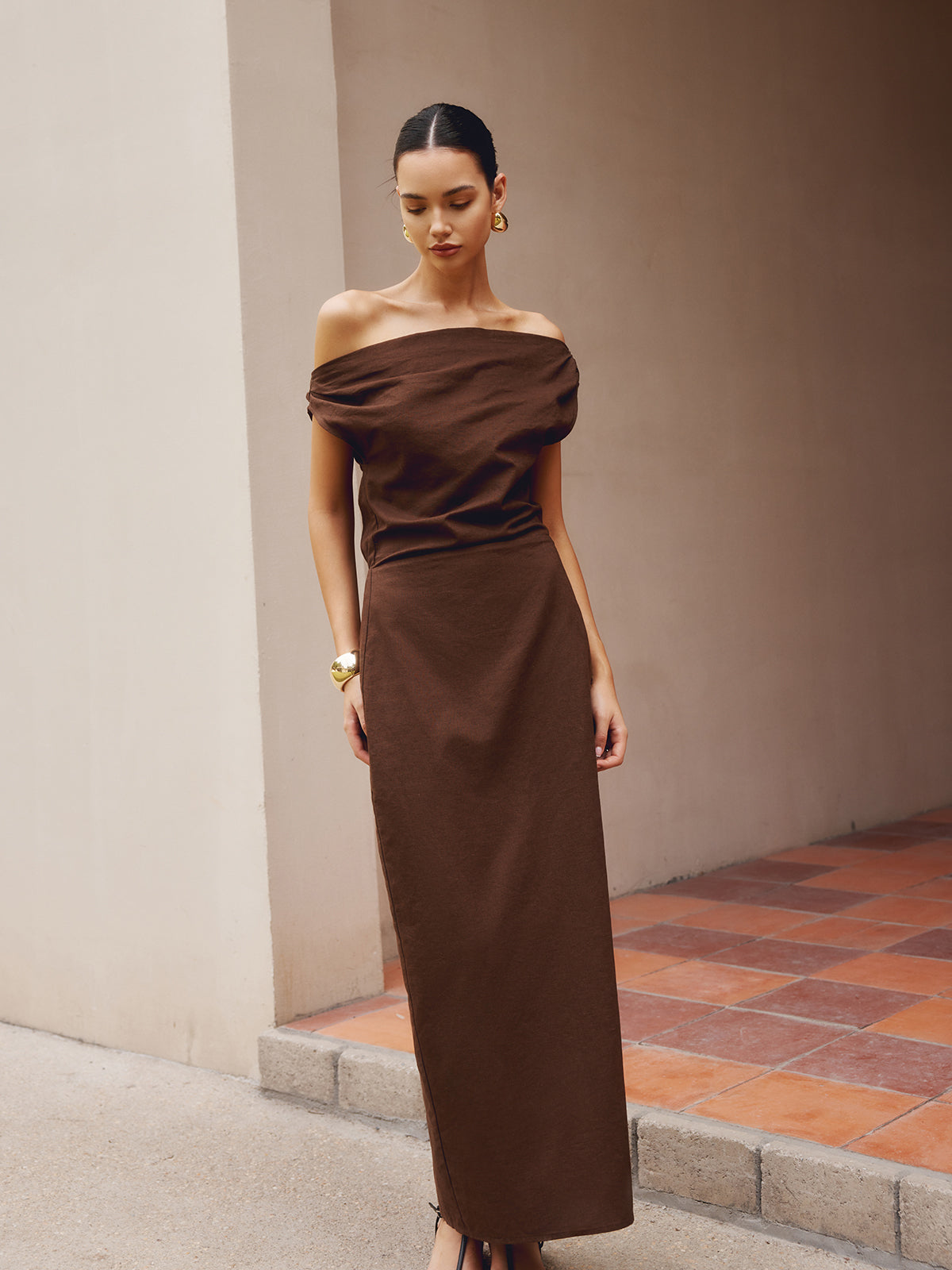 Beautifully Crafted Dress in a Classic Style