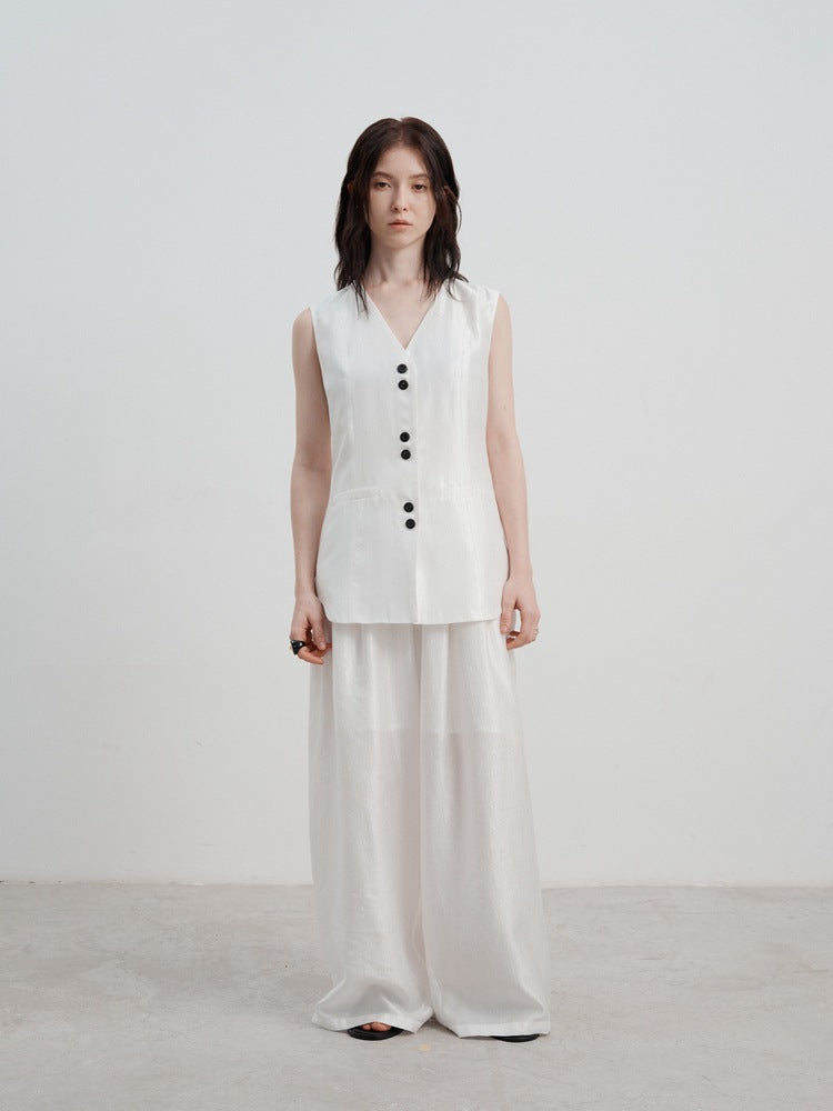 Sophisticated Pants with a Clean Classic Look