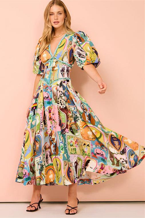 Classic Vintage Dress with a Flattering Fit