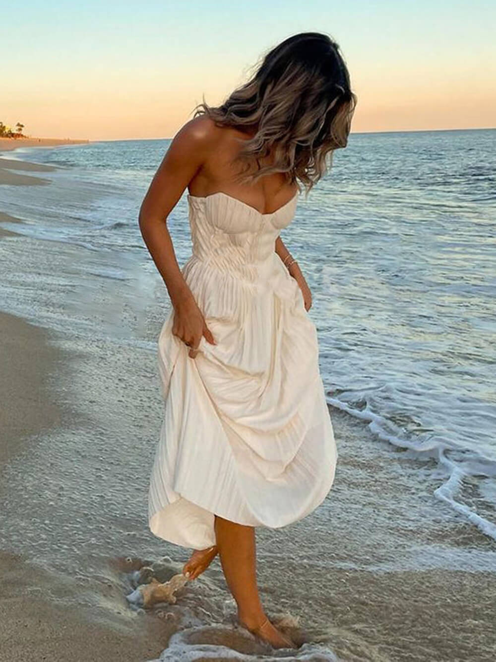 Gracefully Styled Dress for Any Occasion