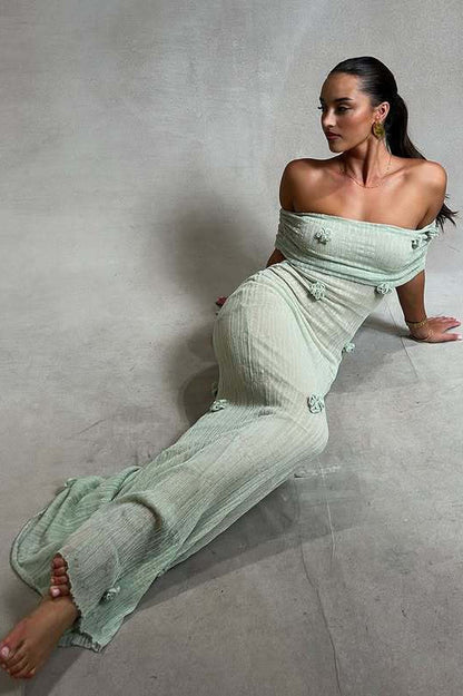 Gracefully Styled Dress for Any Occasion