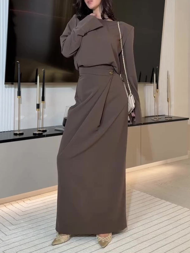 Well Tailored Top with a Graceful Silhouette