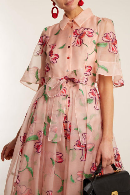 Sophisticated Dress with a Clean Classic Look