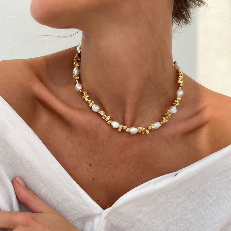 Charming Pearl Necklace for Any Occasion