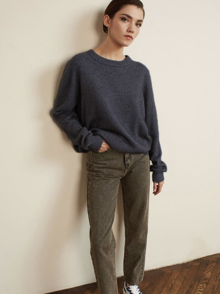 Effortlessly Elegant Sweater with a Timeless Design