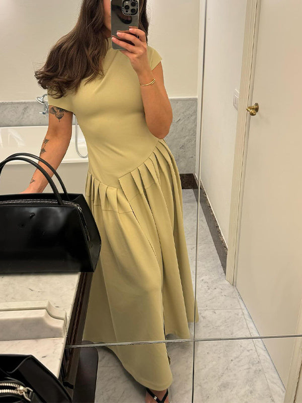 Sophisticated Dress with a Clean Classic Look