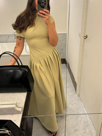 Sophisticated Dress with a Clean Classic Look