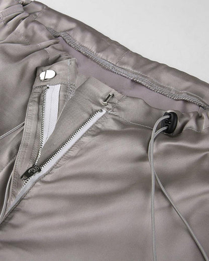 Effortlessly Elegant Pants with a Timeless Design