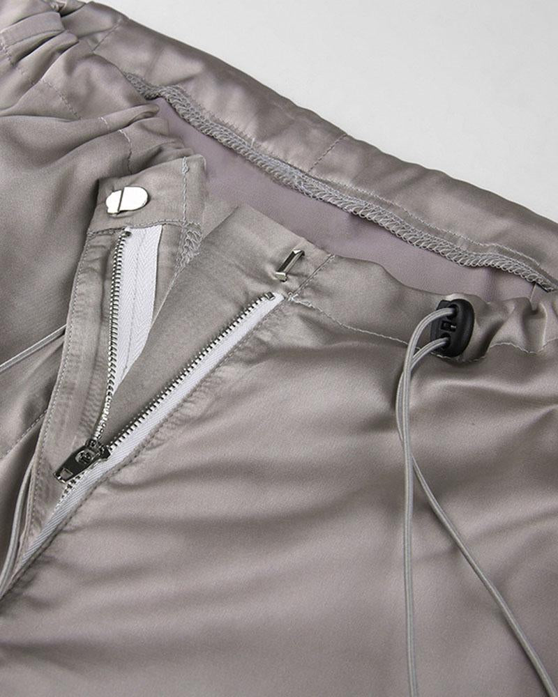 Effortlessly Elegant Pants with a Timeless Design