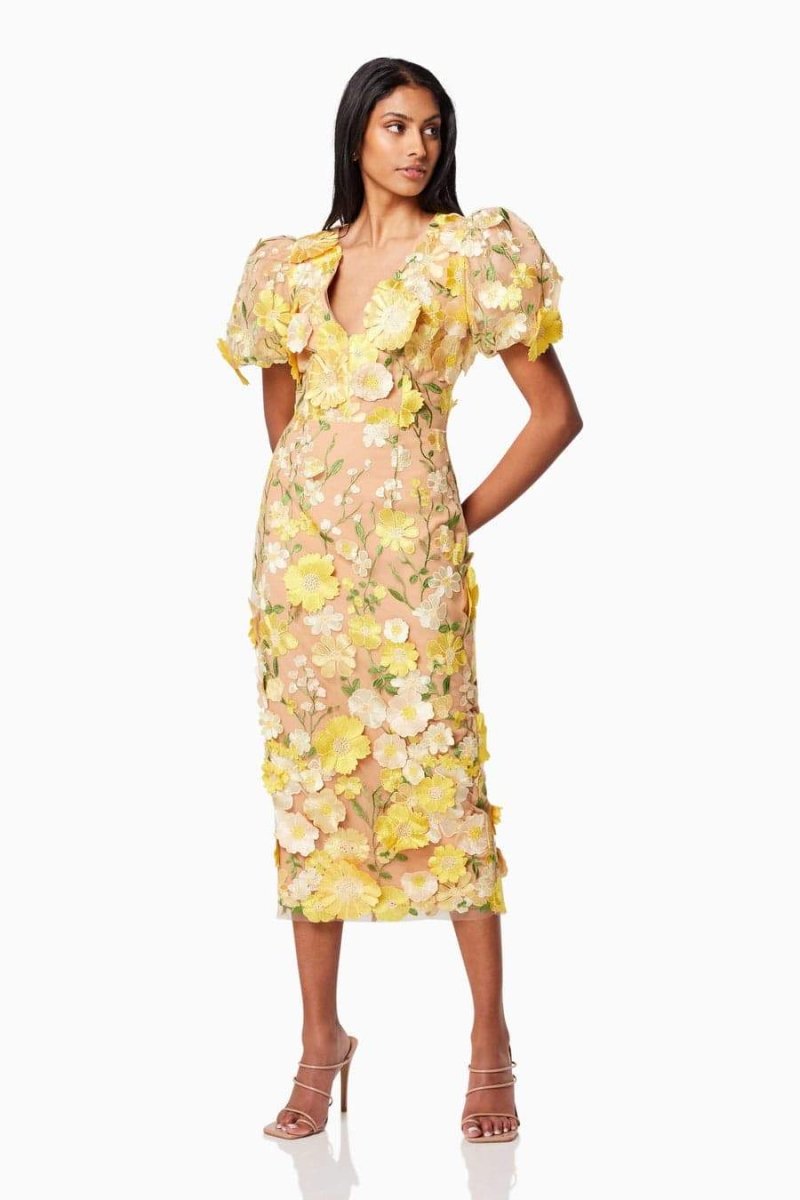 Well Tailored Dress with a Graceful Silhouette
