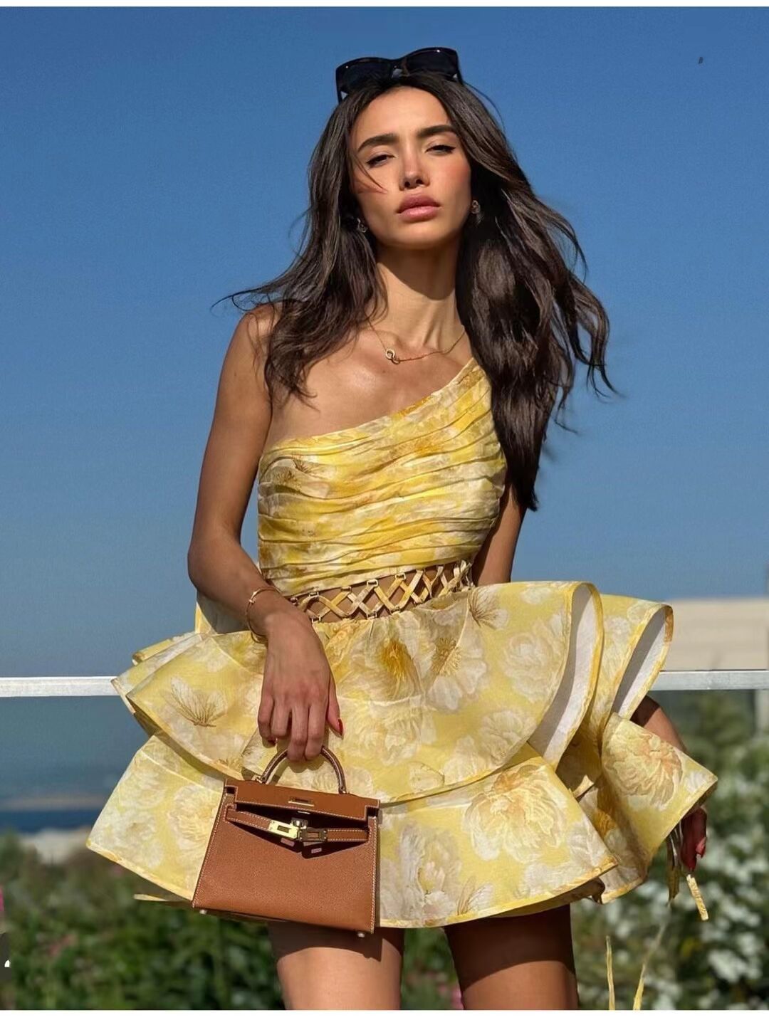 Beautifully Finished Dress in a Timeless Design