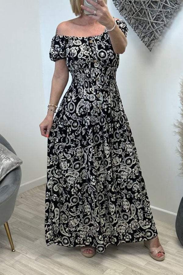 Beautifully Finished Dress in a Timeless Design