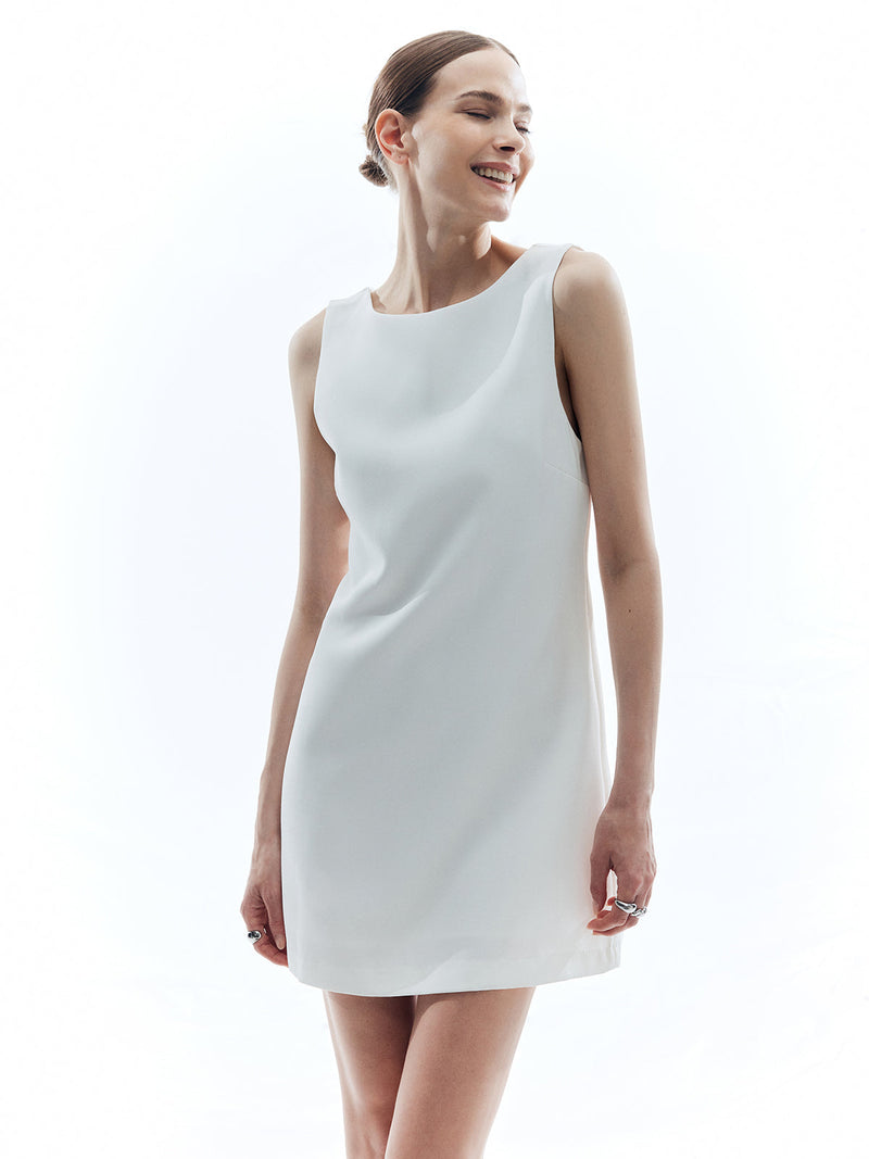 Effortlessly Elegant Dress with a Timeless Design