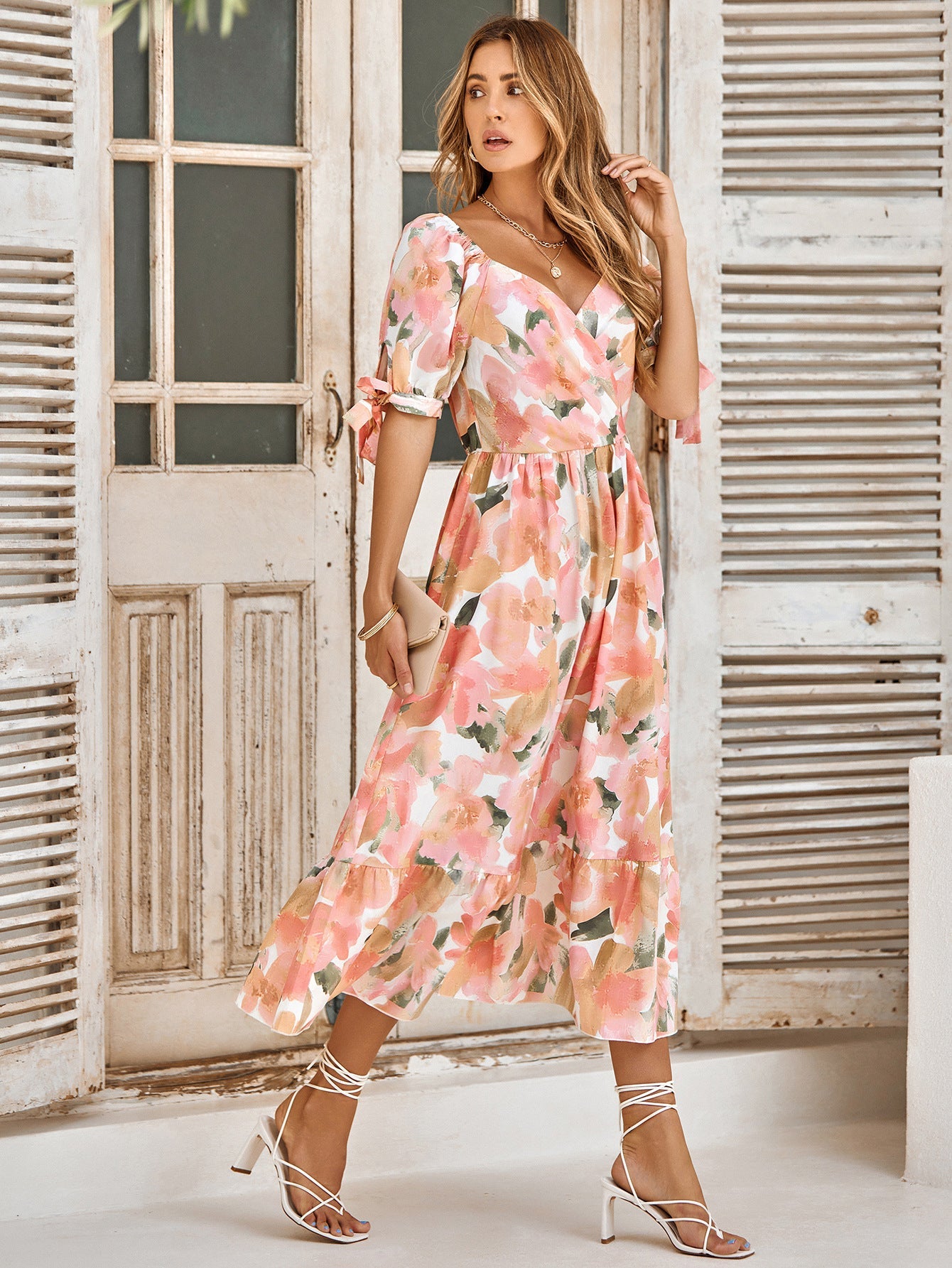 Beautifully Finished Dress in a Timeless Design