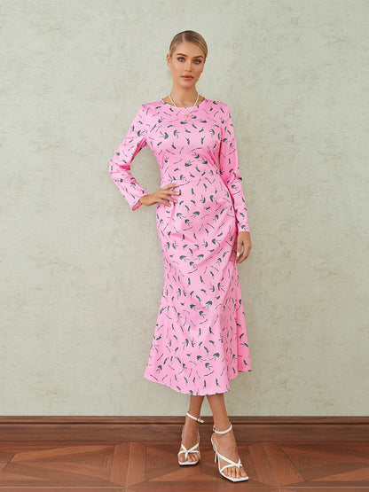Gracefully Styled Dress for Any Occasion