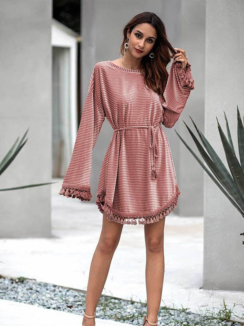 Effortlessly Elegant Dress with a Timeless Design