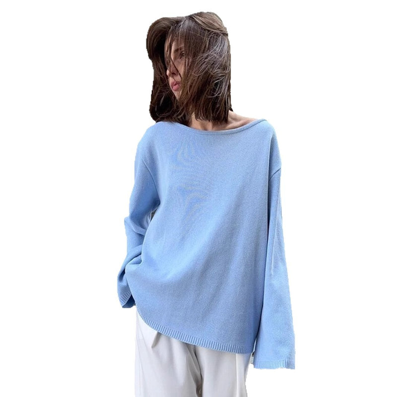 Well Tailored Sweater with a Graceful Silhouette