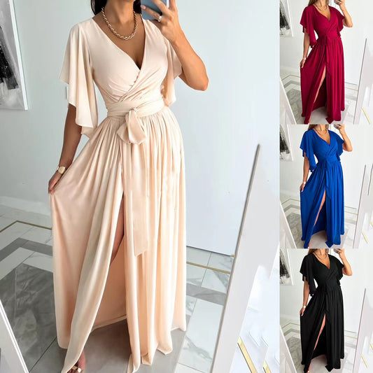 Effortlessly Elegant Dress with a Timeless Design