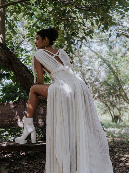 Beautifully Finished Dress in a Timeless Design