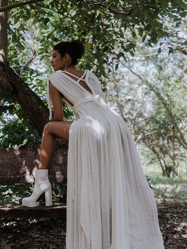 Beautifully Finished Dress in a Timeless Design