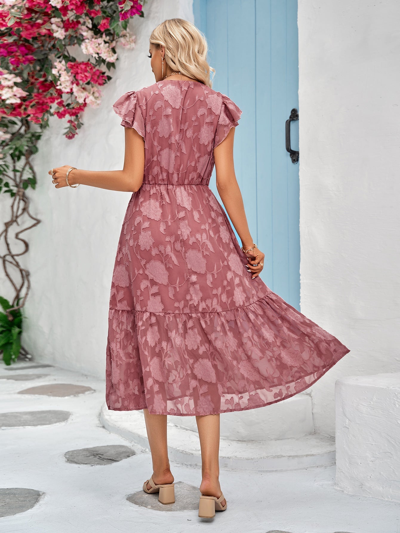 Beautifully Crafted Dress in a Classic Style