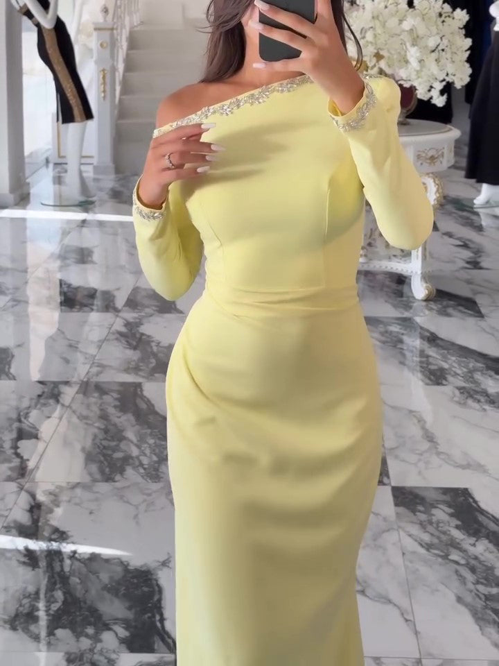 Effortlessly Elegant Dress with a Timeless Design