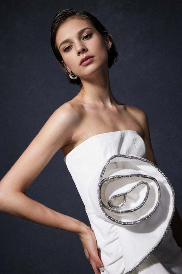 Well Tailored Dress with a Graceful Silhouette