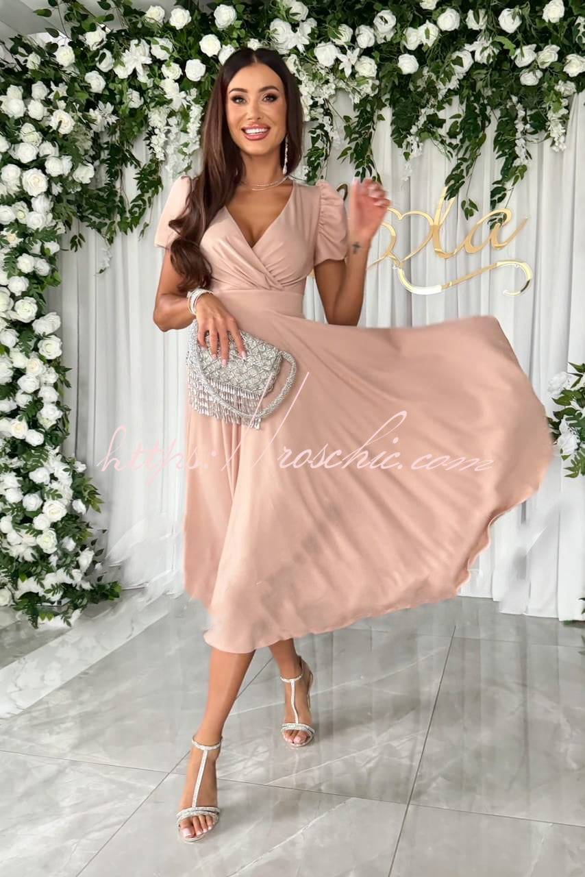 Gracefully Styled Dress for Any Occasion