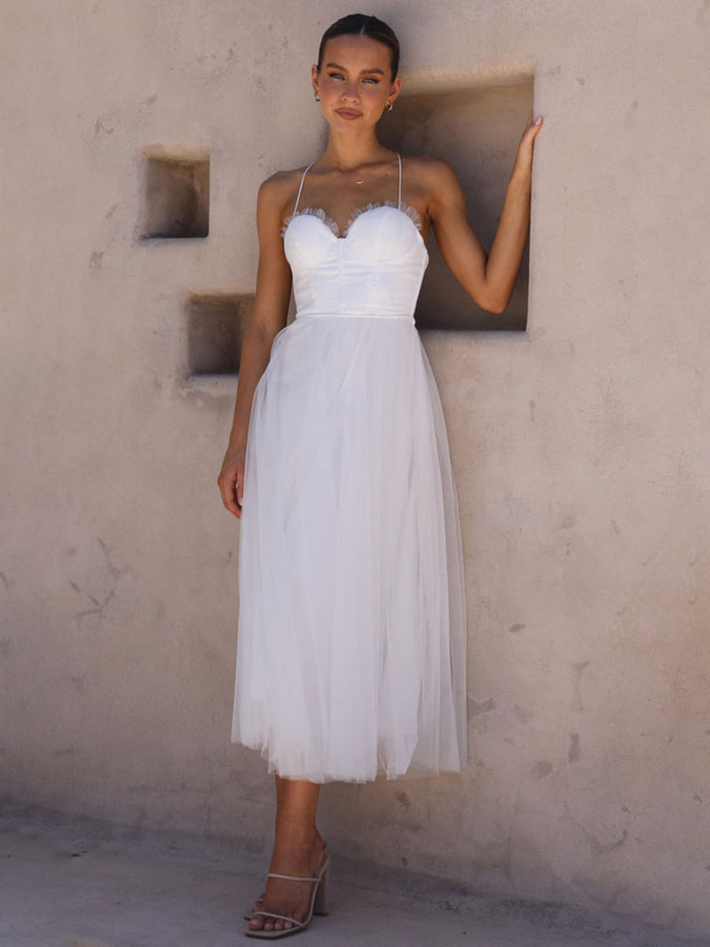 Beautifully Finished Dress in a Timeless Design