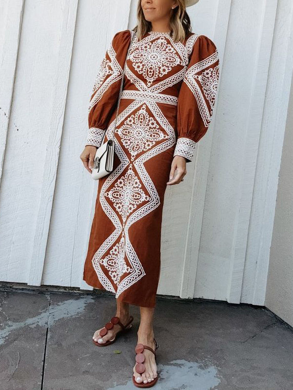 Effortlessly Elegant Dress with a Timeless Design