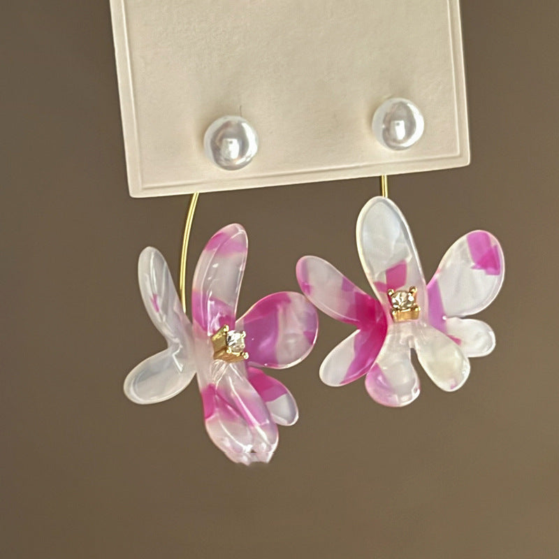Beautiful Silver Earring with Unique Style