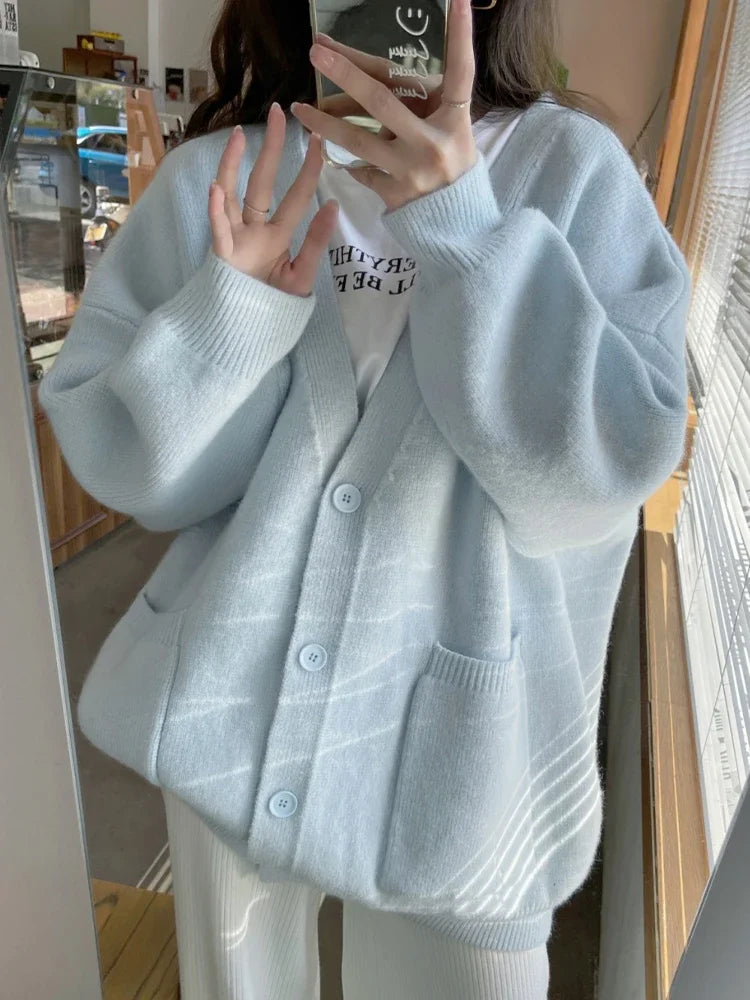 Elegantly Styled Cardigan for Everyday Wear