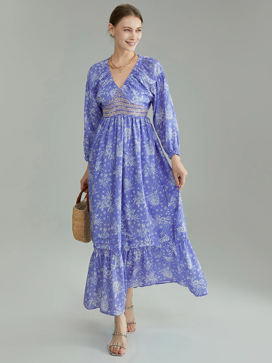 Beautifully Finished Dress in a Timeless Design