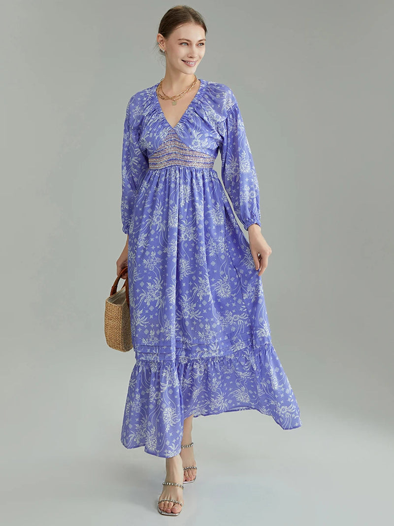 Beautifully Finished Dress in a Timeless Design