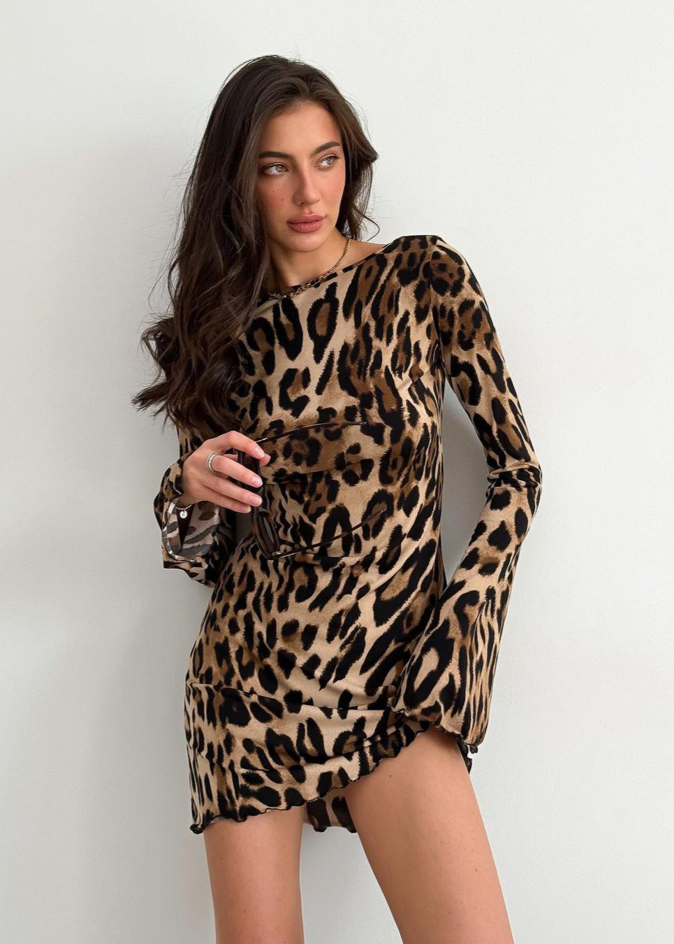 Effortlessly Elegant Dress with a Timeless Design