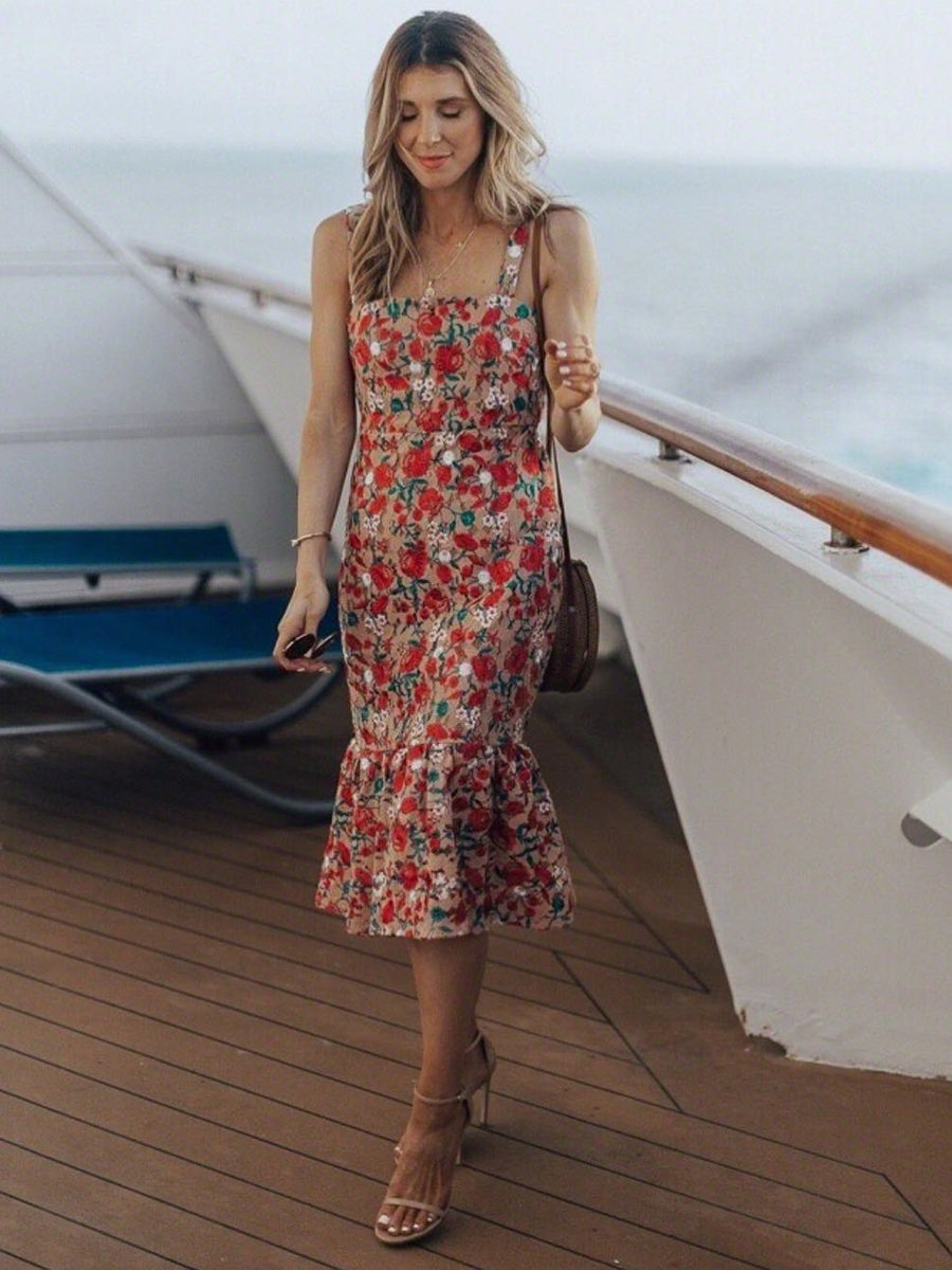 Gracefully Styled Dress for Any Occasion