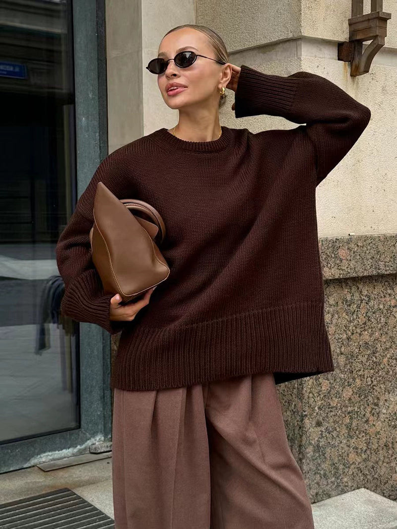 Effortlessly Elegant Sweater with a Timeless Design